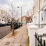 2 Bed Portobello Rd - Moments From Tube!