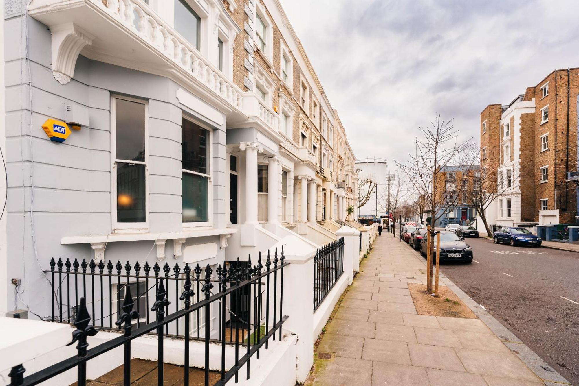 2 Bed Portobello Rd - Moments From Tube!