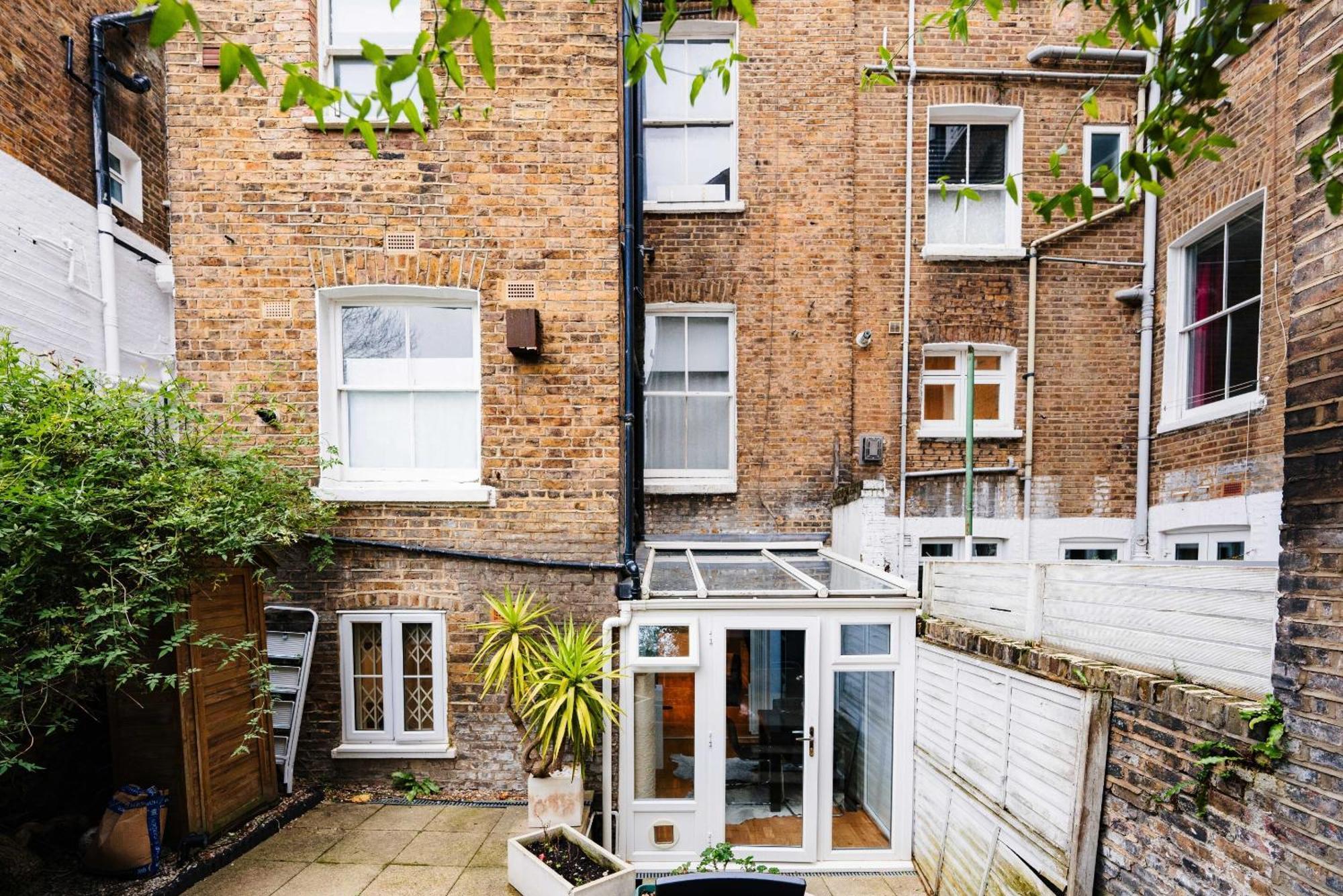 2 Bed Portobello Rd - Moments From Tube! Casa vacanze Londra