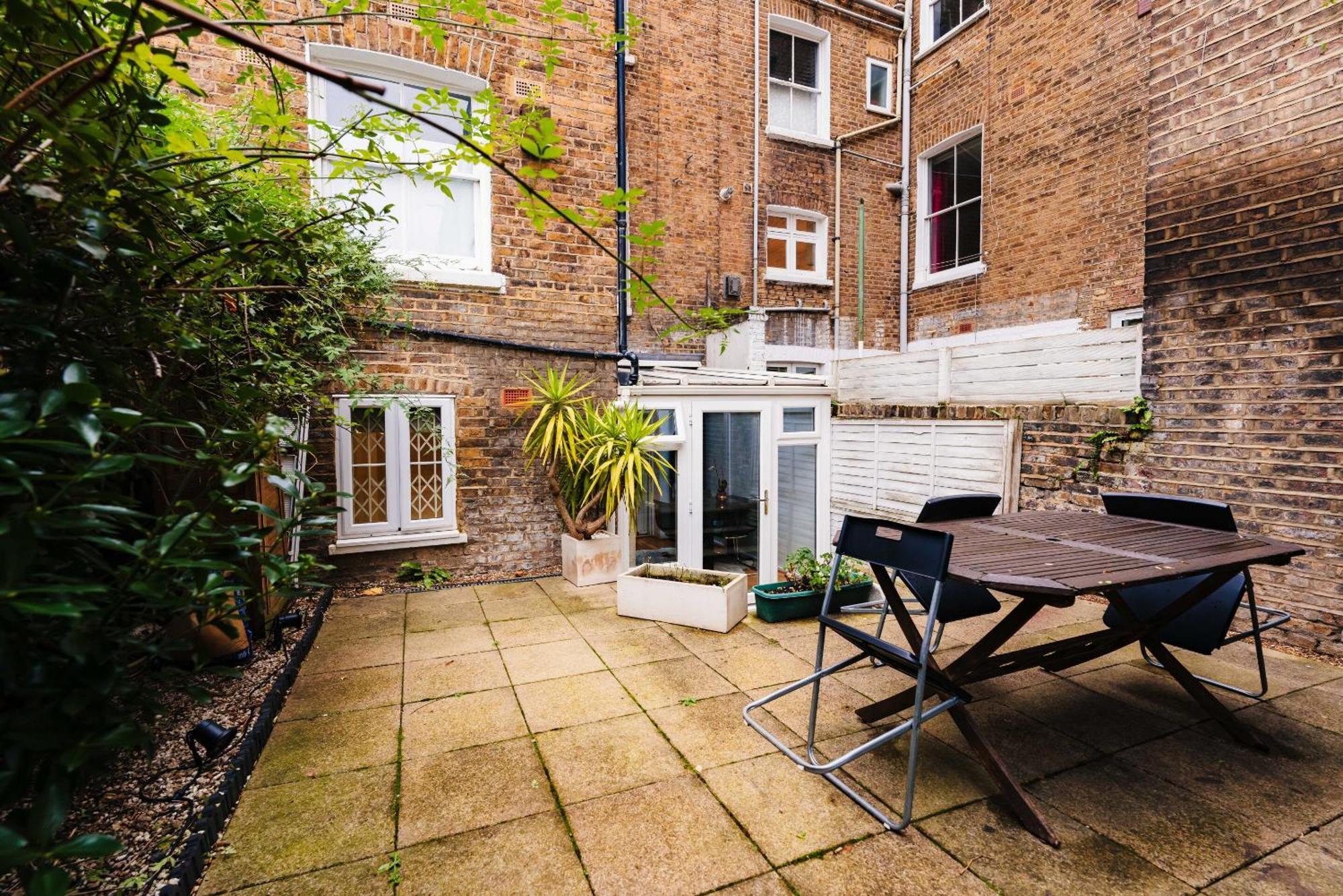 2 Bed Portobello Rd - Moments From Tube! Casa vacanze Londra