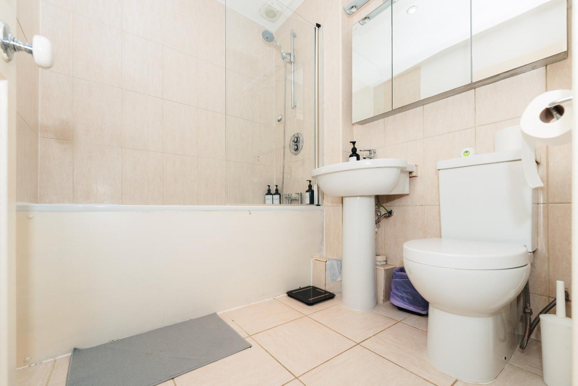 2 Bed Portobello Rd - Moments From Tube! *